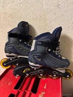 Kolečkové brusle Nike mondo , velikost 35. - 3