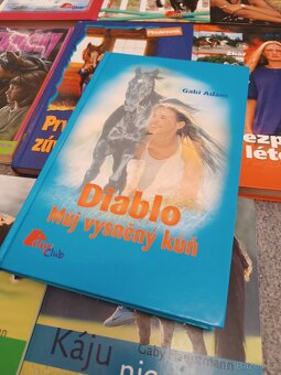 20 knih z Pony clubu v ceně - 3