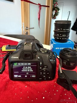 Canon EOS 2000D + 2 objektivy + blesk + brašna - 3