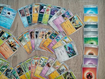 Pokémon karty originál, 100ks + krabička Charizard - 3