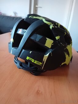 Cyklistická přilba - 3