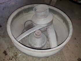 Části staré odstředivky - 3