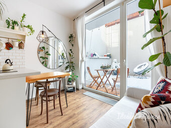 Pronájem bytu 2+kk, Košická, Vršovice, 29.900,- / 48 m2 s pa - 3
