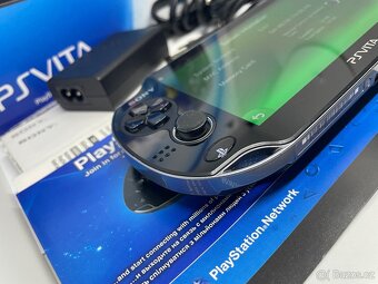 PS Vita Wi-Fi (PCH-1003) OLED - 3