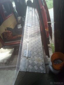 BOX ALU STŘEŠNÍ NA TERÉNNÍ VŮZ S SOLÁRNÍM PANELEM 220W - 3