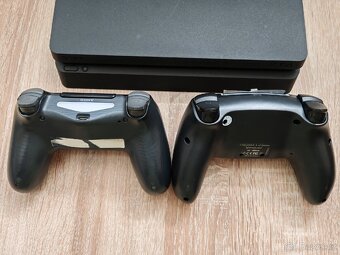PlayStation 4 slim - 3