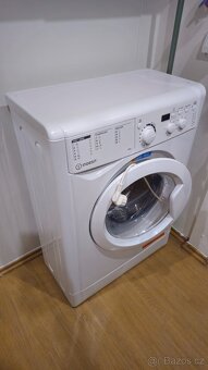 Indesit stáří 2 roky - 3