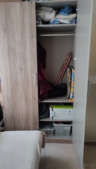 Velká šatní skříň - 3