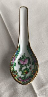 malá sbírka orientálních porcelánových lžiček - 3