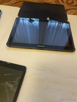 Mix tabletů – Samsung, Vivax, GoGEN – na náhradní díly - 3