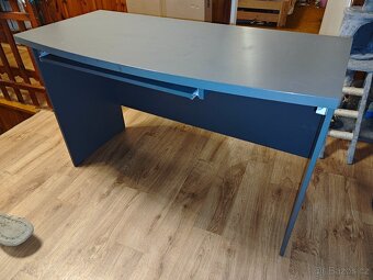 Prodám psací - herní stůl 400kč - 3