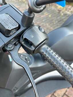 Aprilia SR 300max - 3