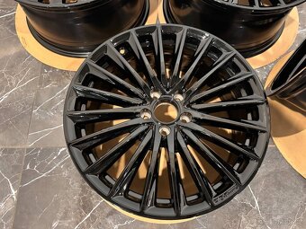 orig Mercedes r19 C-Klasse W206 AMG A2064011900 - 3
