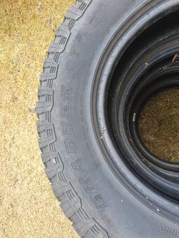 Pneu 215/75R15 - 3