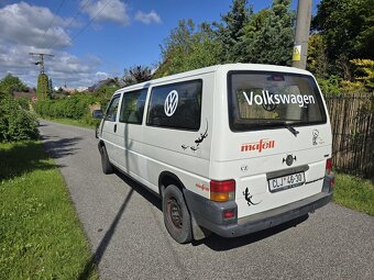 Volkswagen Transporter T4 2,5 TDI 2001 65 kw, spaní a 6 míst - 3