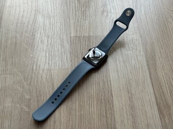 Apple Watch Series 4 40mm Space Gray / Vesmírně Šedé - TOP - 3