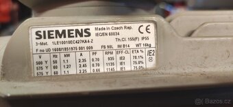 Prodám elektromotor viz. foto Hřídel 24 mm Rozteč 115 mm - 3