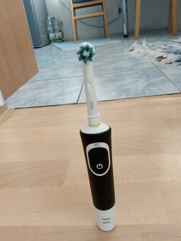 elektrický kartáček na zuby - 3