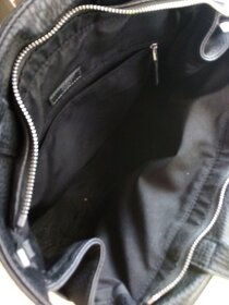 Černo šedá kožená kabelka Calvin Klein - 3