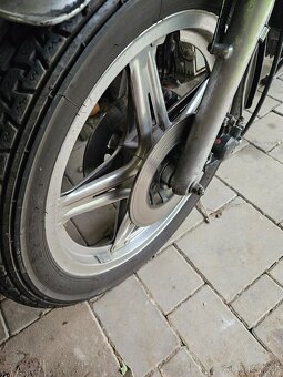Honda CB400N - 3