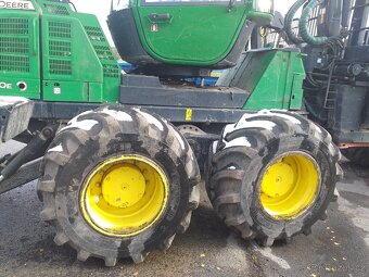 Vyvážečka John Deere 1510 E - 3