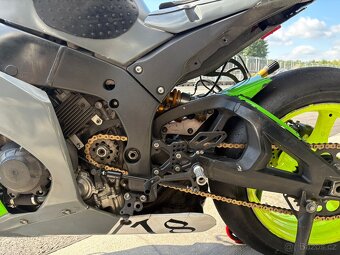 Kawasaki ZX-10R – okruhová verze, r. 2015, 15 000 km – 170 0 - 3