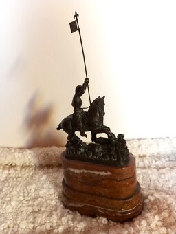 BRONZOVÁ  SOCHA SV. JIŘÍ BOJUJÍCÍHO S DRAKEM - 3