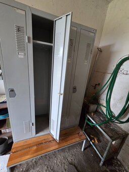 Prodáme dílenské skříňky s posezením - 3