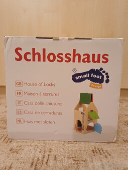 Montessori dřevěný domeček se zámky (small foot) - 3