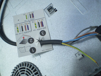 Indukční varná deska Brandt TI822BT1 - 3