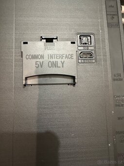 50" Samsung UE50AU8072 - 3