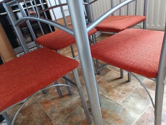 Stůl se 4 židlemi - 3