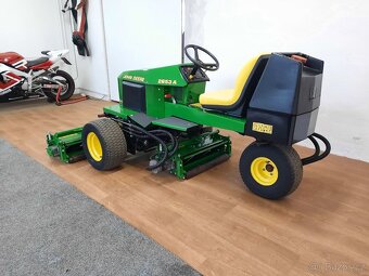 Vřetenová sekačka John Deere 2653A - 3
