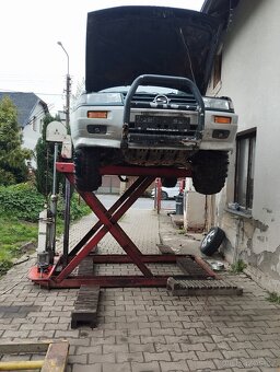 Nůžkový zvedák 2t DDR - 3