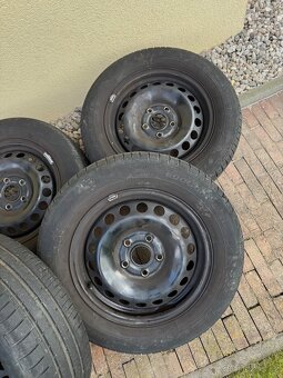 Plechové disky 5x112 s letními pneu 195/65 R15 - 3