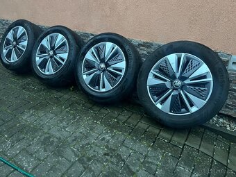 Alu kola 17 originál Škoda Karoq 7x17 ET 45, rozteč šroubů 5 - 3
