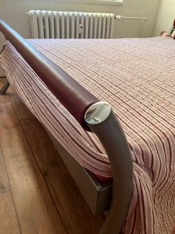 Postel š. 160 cm, kovová, nevrzající - 3