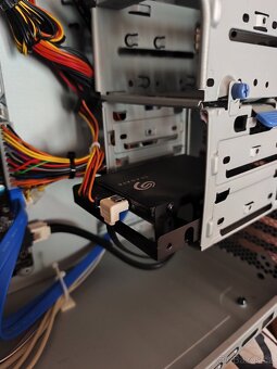 Stolní PC – Intel i5 / 16 GB RAM / SSD - 3