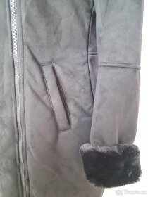 Nový černý heboučký kabát zn. Mohito, vel.38/40 - 3