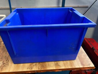 PLASTOVÉ PŘEPRAVKY , STOHOVATELNÉ - 3