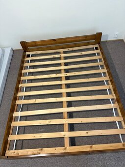 dřevěná postel - 3