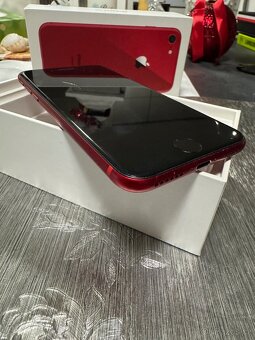 Iphone 8 64GB RED edice - 3