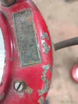 Retro měřič tlaku - 3