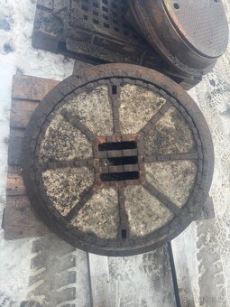 Poklopy litinove - 3