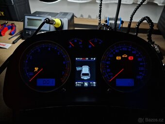 Golf 4 budíky barevný maxidot - 3