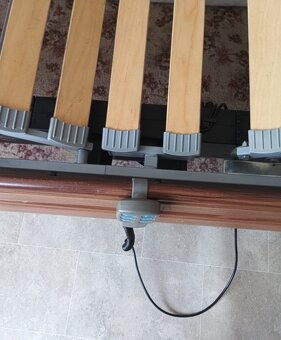 Elektrická polohovací postel + hrazda + matrace + potah - 3