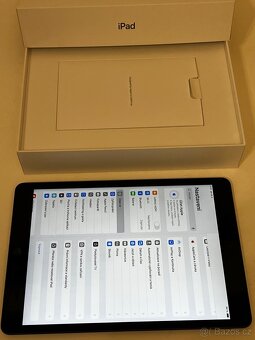 Apple iPad 8. generace (2020) - 3