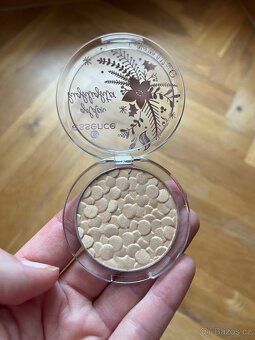 Essence golden highlighter - 3