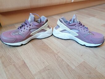 Botasky NIKE AIR Huarache v. 39 - 3