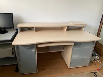 Moderní psací stůl ve světlém dřevě - 3